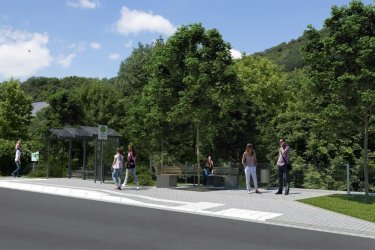 Visualisierung der Bushaltestelle am Spielplatz Hohenrhein in Lahnstein mit verschiedenen Menschen, die dort stehen oder vorbeigehen.