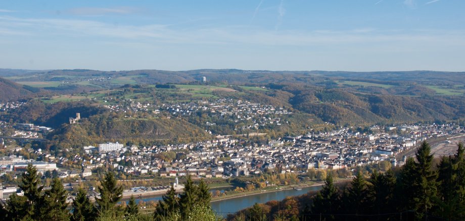 Blick über Lahnstein und den Rhein 