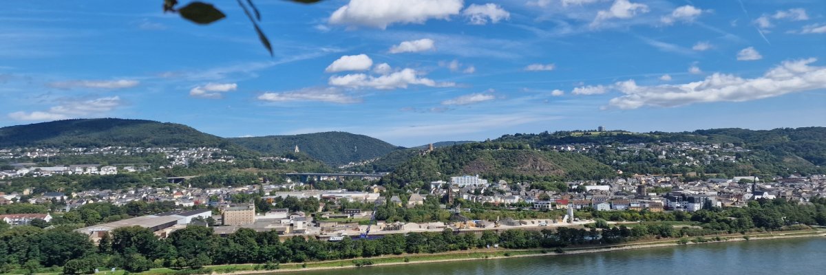 Ausblick von Schloss Stolzenfels über Lahnstein