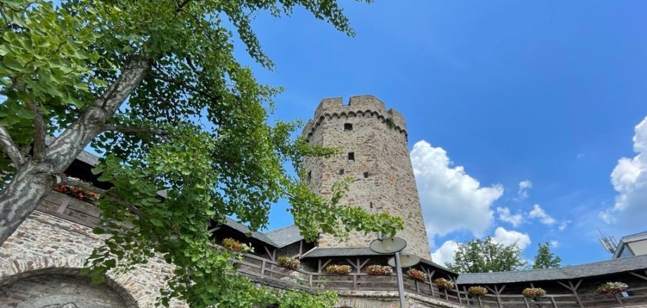 Hexenturm Blick vom Salhofplatz auf den Hexenturm