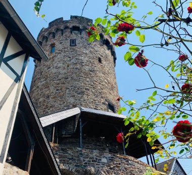 Blick von außen auf den Pulverturm in Lahnstein 