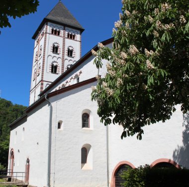 Blick von außen auf die Johanniskirche  in Niederlahnstein 