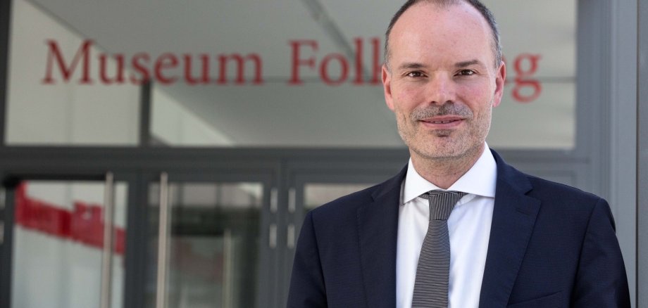 Der Direktor des Museums Folkwang Essen, Professor Peter Gorschlüter