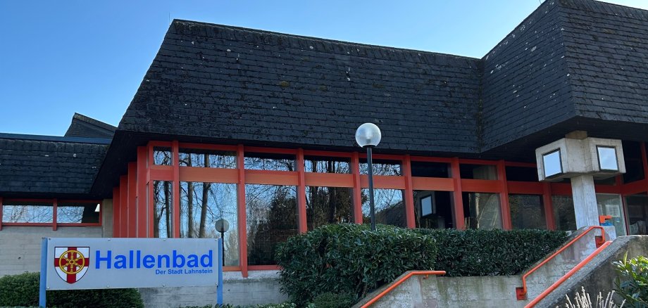 Hallenbad Außenansicht des Hallenbads in Lahnstein